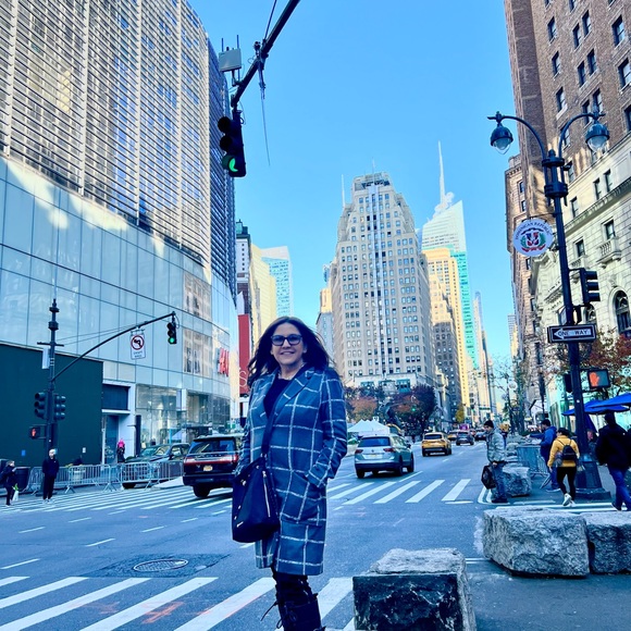 Meet your Posher, Liz - Picture 4 of 6